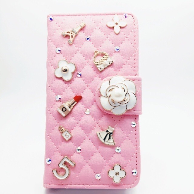 Iphone5 5sケース 手帳型 キルティング ピンク 可愛いパーツ付き 鏡付きスマホケースならfeminine